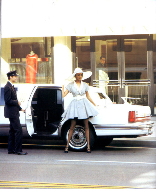 howtobeterrell:  Vintage Tyra Banks for Valentino  