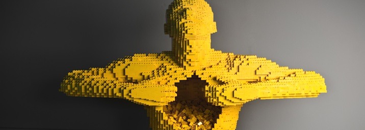 http://mylifescoop.com/2013/12/23/6-amazing-lego-artworks-will-blow-mind/