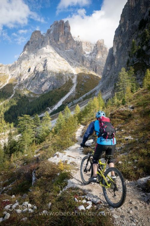 mountainbikeresheaven:Mountain Biking in the Dolomites