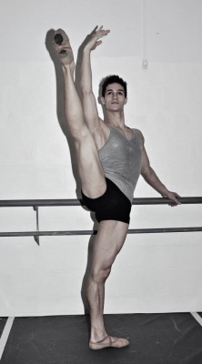 Pas-De-Duhhh: Paulo Rodrigues Dancer With Joffrey Ballet