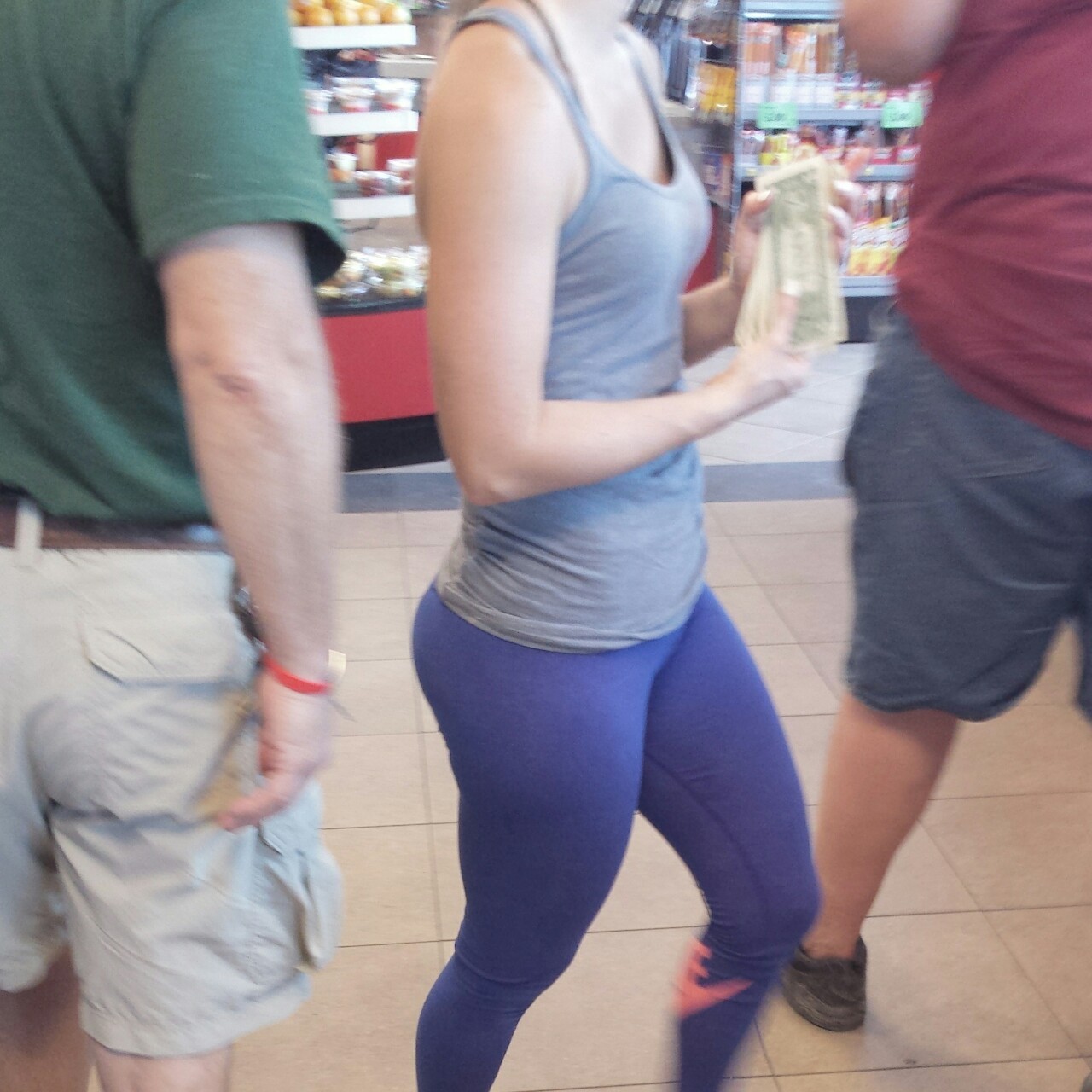 orallvr70:  creeplvr70:  QuickTrip Creeping  @creeplvr4