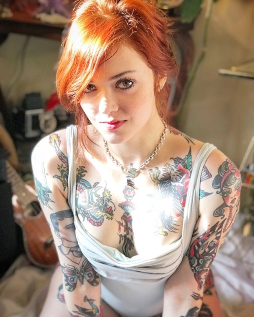 Sex maudsuicide:  Reblog for the love of Red pictures