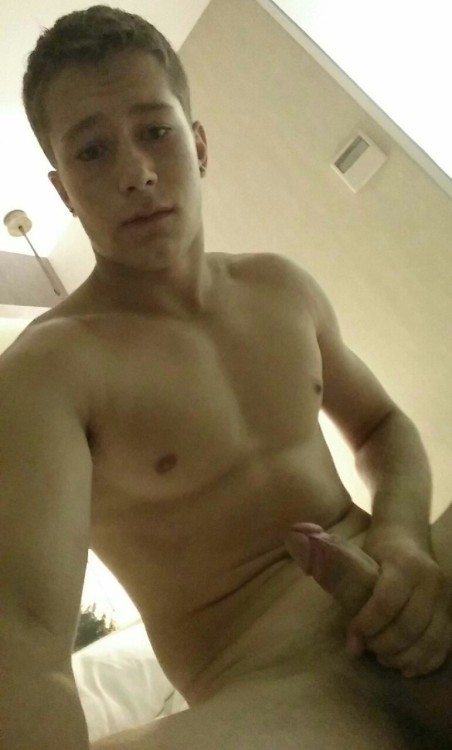 XXX fit-dude:  Cute! photo