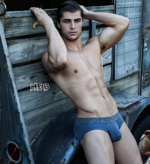 hunks4you: Follow hunks4you.tumblr.com/