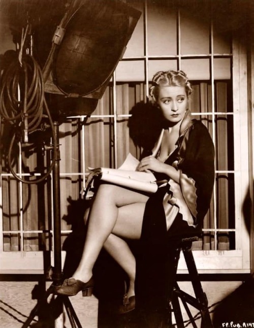 Joan Blondell Nudes & Noises  