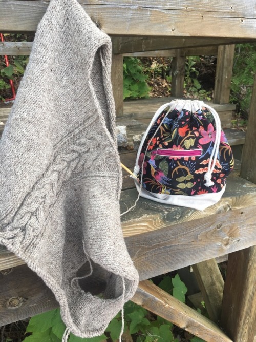 Knitting bag: So I have been on a bit of a hiatus from the blog for a while! The last couple of mont