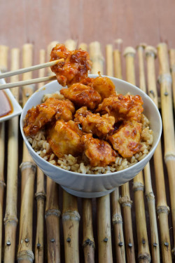foodffs:Sweet and Spicy Honey Bourbon ChickenReally