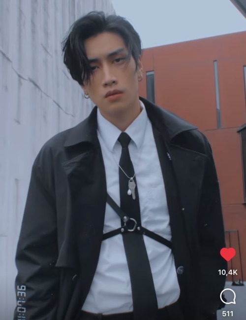 CAN HE PLEASE NOT OMFG
