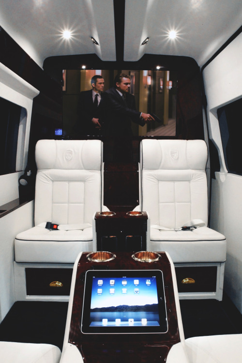XXX drugera:  Mercedes Benz Luxury Coach  photo