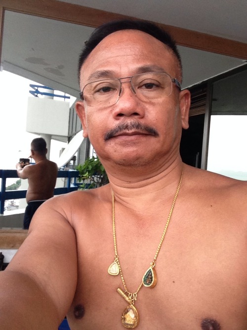 deem50: rafflesmen: Friendly fun Thai Love you dad Comel ayah Thai ni