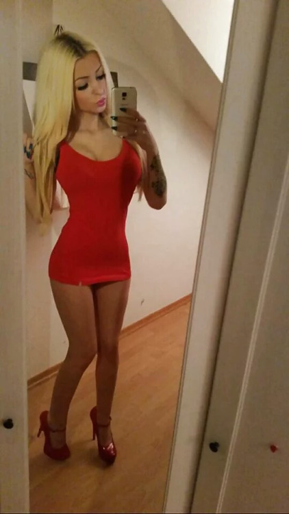 tightnsexy:Sexy tight blonde wearing the shortest dress ever. She just begging for a good dick. Gott