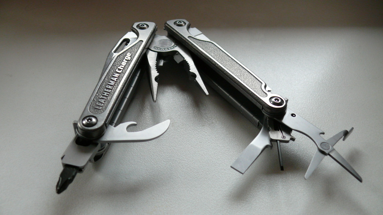 gunsknivesgear:  Leatherman Charge.