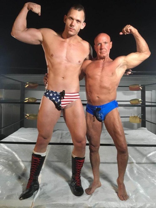 sleeperholdguy: itsallgood4588: wrestlerassorlando:Hot wrestlers of all sizes! There’s room fo