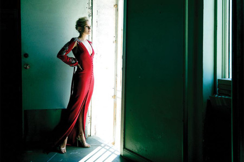 lovelykristenbell: Kristen’s photoshoot for Emmy Magazine September, 2016.  "You look at her, a