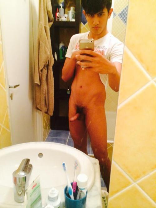 manjanakal94: zachery33: adammalek: straightasianmen: Hanif, another Malaysian who couldn’t wa