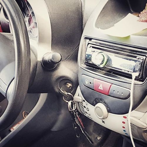 #lockedmyselfout #again 🧘🤷💁🤦 #key #carkeys #lockedout #help #stupid via Instagram http://ift.tt/2FFzeGR