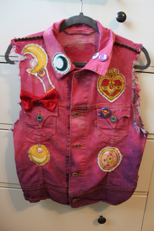 karissle:  Punk! Sailor Moon vest $30 + shipping (to where ever you are) [Pricing is negotiable] I m