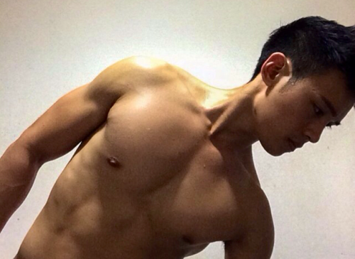 asianmusclefetish:  Original post: http://asianmusclefetish.tumblr.com