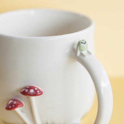 nathleeng: sosuperawesome:Frog and Mushroom MugsArtwork and Cute Things on Etsy @aidenreblogsthings