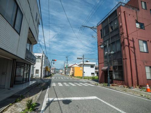 theonlymeband:    Man sneaks into Fukushima’s porn pictures