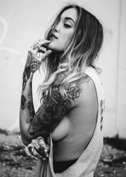 tattooed-goddesses:  24 HOURS OF TORRIE BLAKE!