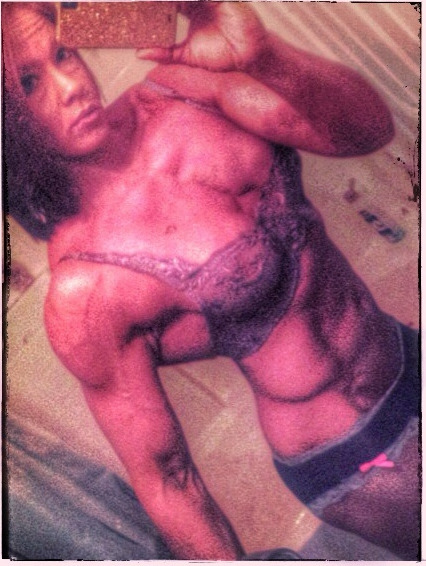 musclesandimplants:  ironmusclegals:  anyone know her name?   Lizzy Jameshttp://www.streamate.com/cam/lizzyjameshttp://www.pornhub.com/view_video.php?viewkey=55957106