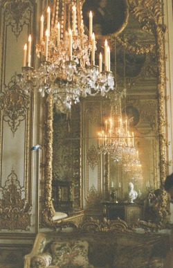 chateau-de-luxe:  chateau-de-luxe.tumblr.com