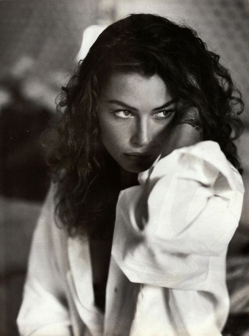 stelliferous00 - Simplicity ⚫️Carre Otis Vogue Italia,1992