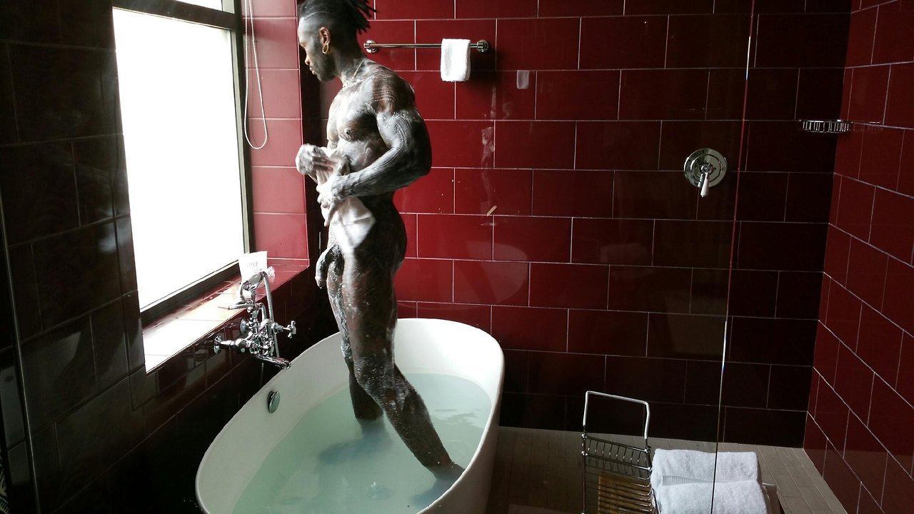 dallasniggasbait:  tlow26:  He can get it  