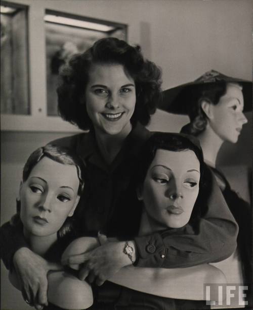 Neiman Marcus(Nina Leen. 1945)