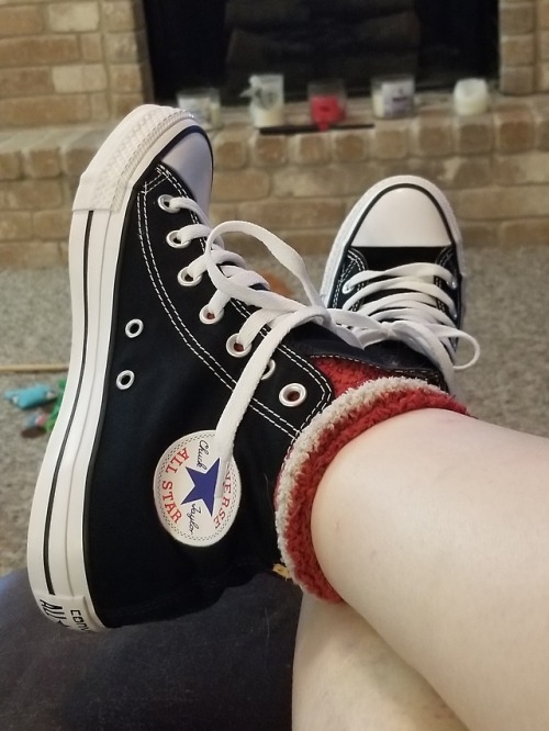 ladyofdecember:Bitch yasssss… new Converse