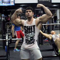 gymratskip:  fuckable-muscle:  He gets delirious when he flexes for an audience. He can’t help it. It’s like something takes over. He feels like a god.  “I quickly learned to pick my moments to flex.”  “Lesson number one..Never, but never flex
