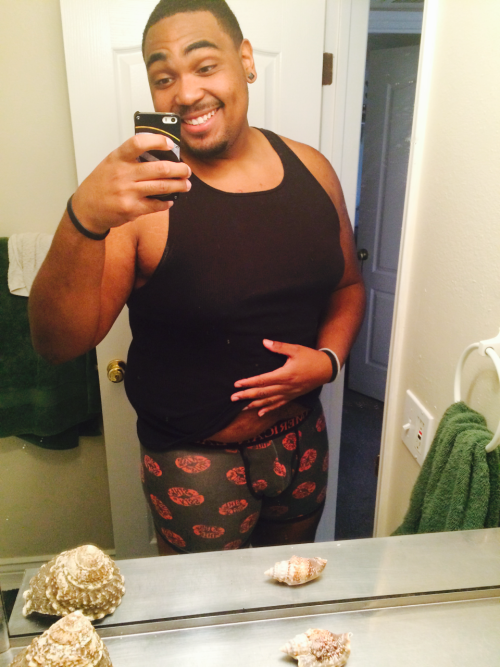 bigboimarc:  phantogrrr:  Hey boo 😜  Sexi Ass Young Chub 