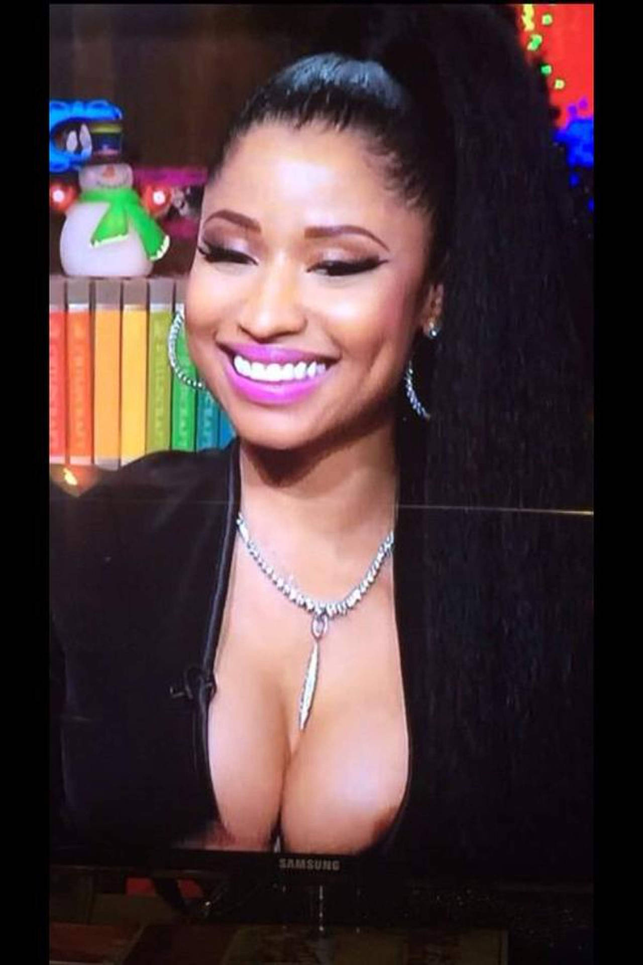 Nicki minaj wardrobe malfunction