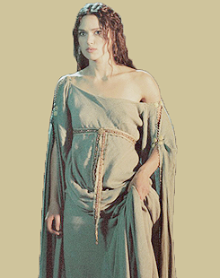 guineverefan:Costume Meme: Guinevere’s teal dress - King Arthur (2004)Costumes by: Penny Rose&