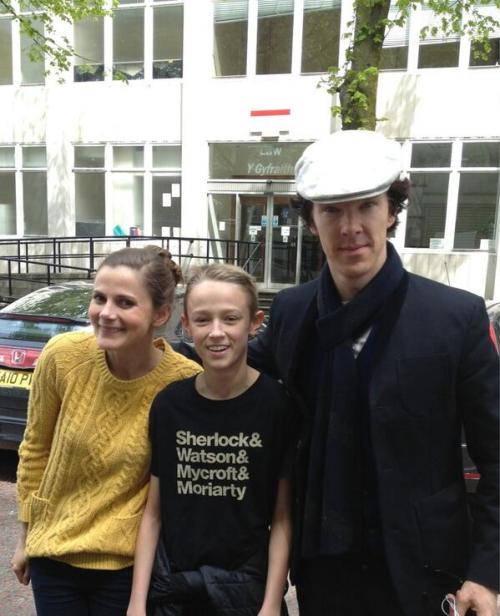 batched: Ben, Loo and a fan on set today (18/5/2013)
