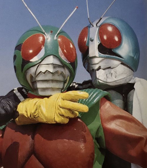 stingyslegslookweird: i found these pics of skyrider with shocker rider no. 2 and idk what to do wit
