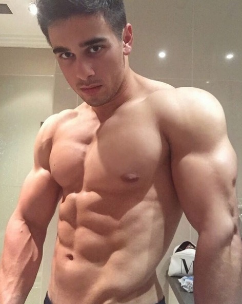 hotandsexymen:  https://www.instagram.com/runandlift/