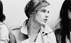 dailyjamiebower:  Burberry Spring/Summer 2014 
