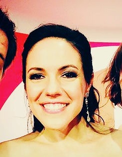 attackoneyebrows:anna silk playing her adorable self at the canadian screen awards