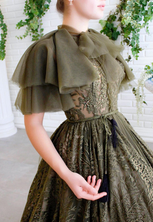 evermore-fashion:Favourite Designs: Teuta Matoshi ‘Dark Green’ Feathered and Lace Haute Couture Gown