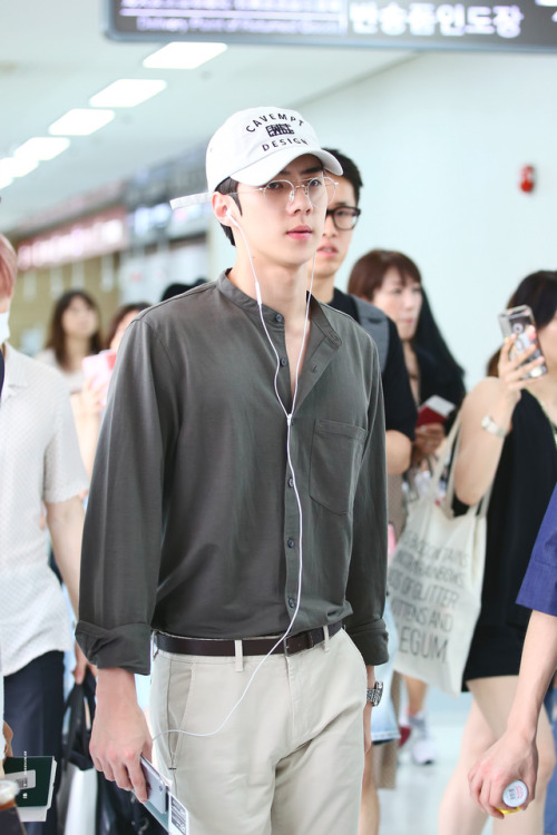 scarletsehun:top three airport looks: yixing / jongin / sehun