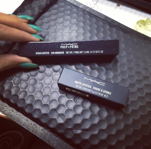 badgalfaashion:  http://instagram.com/_badgyal_