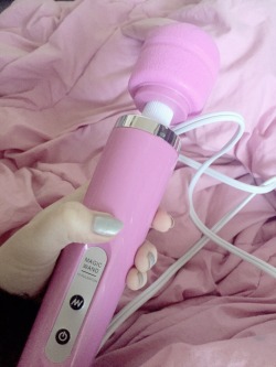 tentahugs:  my new magic wand 💘 im so in love im almost afraid to use it! (almost) 