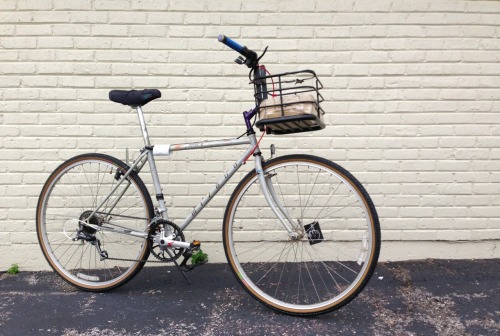 proliterate:  new grocery getter for the bike shop