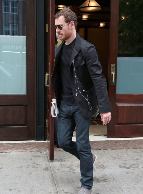 Porn starringroles:  Michael Fassbender candids photos