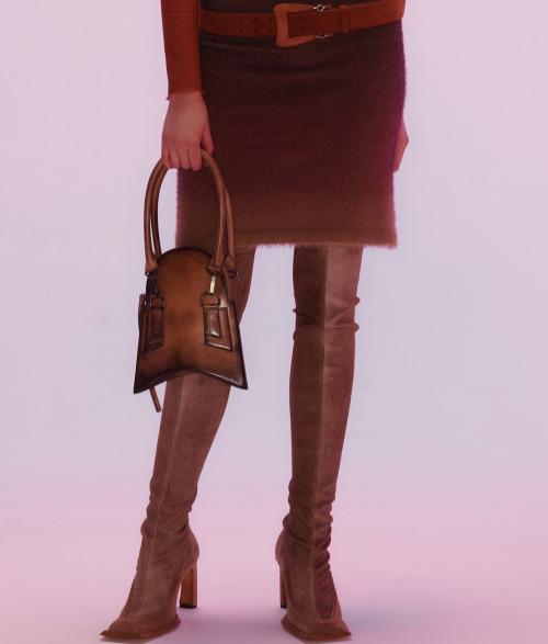 Trendy Boot for FW21: Skin-tight boots.Balmain, Burberry, Knwls, Lanvin, Ports 1961, Schiaparelli, K