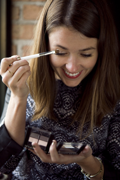 See how @sequins&amp;stripes completes her look with Metallic makeup here. 