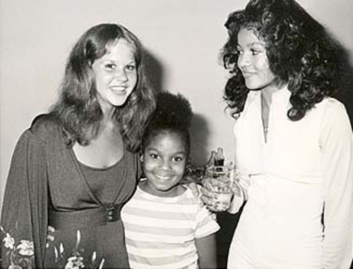 twixnmix: Linda Blair meets Janet Jackson, Michael Jackson and LaToya Jackson in 1976.  