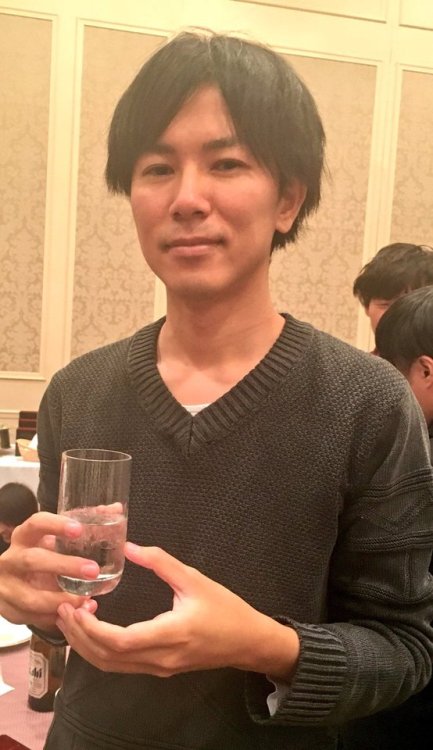 SnK News: Isayama Hajime & Editor Kawakubo Shintaro Attend the Kodansha Bessatsu Shonen PartyIsayama (Right) and his editor (Left) made appearances tonight at the year-end celebration for their publication, Bessatsu Shonen!Isayama apparently says